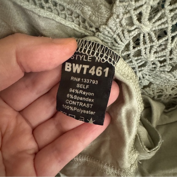 NWOT POL Clothing Green Pintuck Lace Button Down Top Sleeveless Blouse Top S - Picture 9 of 10